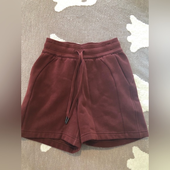 lululemon athletica Pants - Lululemon Scuba High-Rise Short 5" Size 2